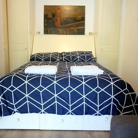 Central Fulham Apartment With Parking London Exterior photo