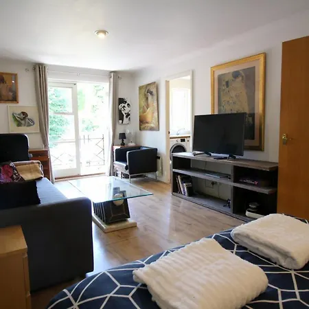 Central Fulham Apartment With Parking London Exterior photo